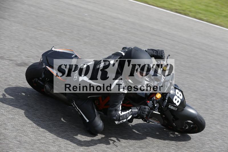 /Archiv-2024/29 12.06.2024 MOTO.CH Track Day ADR/Gruppe rot/88